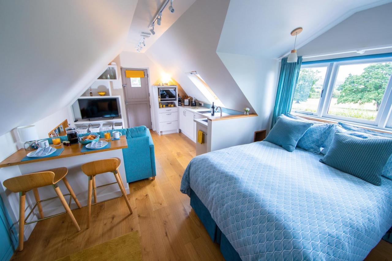 شقة The Loft At The Little Elms Motcombe المظهر الخارجي الصورة